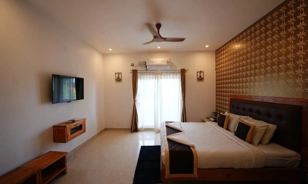 Nirvana Room AC w/ Balcony